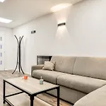 Cote Palais Avec Climatisation - Fibre & Netflix - Spacieux En Rez-de-chaussee Carcassonne