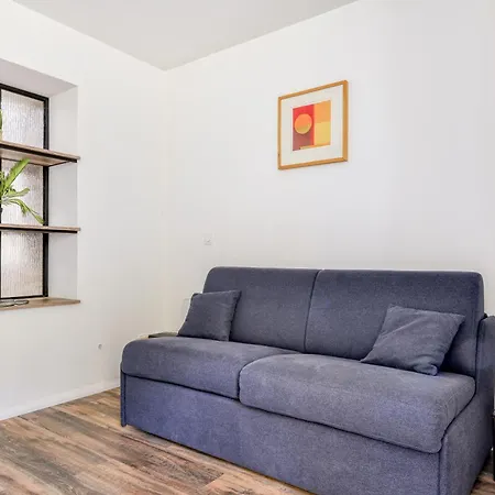 Cote Palais Avec Climatisation - Fibre & Netflix - Spacieux En Rez-de-chaussee דירה *