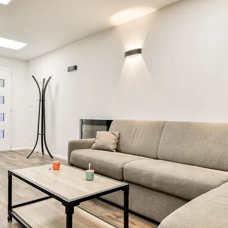 Cote Palais Avec Climatisation - Fibre & Netflix - Spacieux En Rez-de-chaussee Καρκασόν