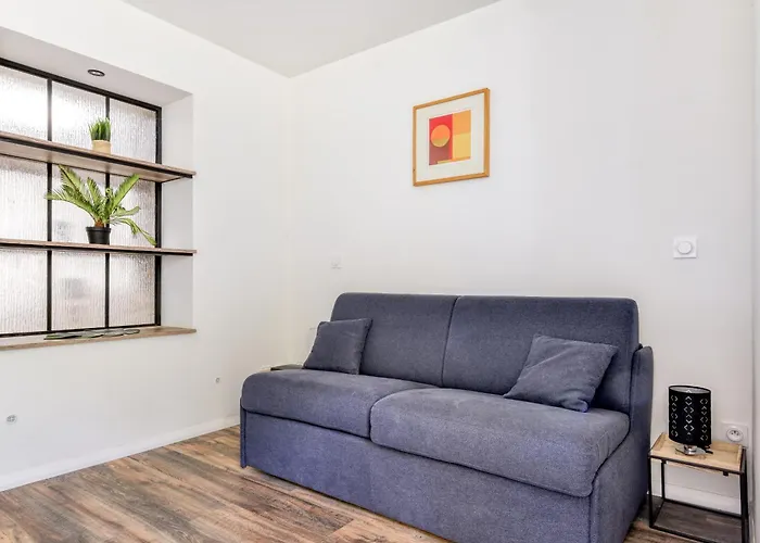 Cote Palais Avec Climatisation - Fibre & Netflix - Spacieux En Rez-de-chaussee Apartment *