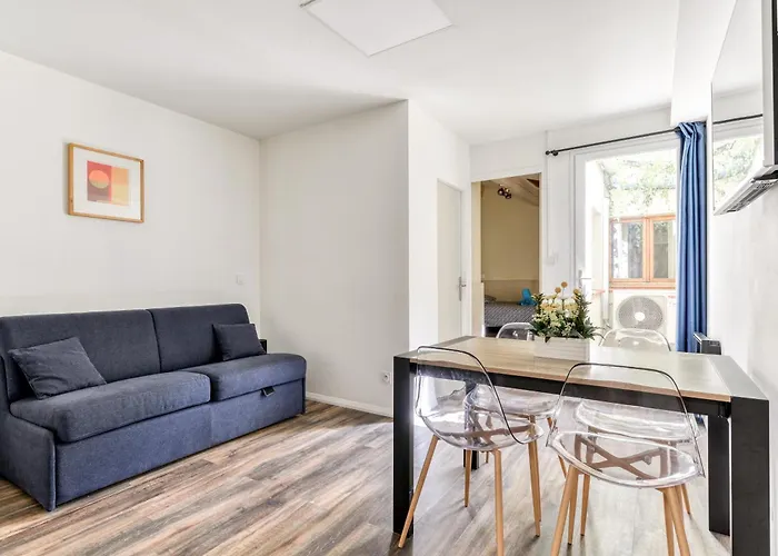 Cote Palais Avec Climatisation - Fibre & Netflix - Spacieux En Rez-de-chaussee *